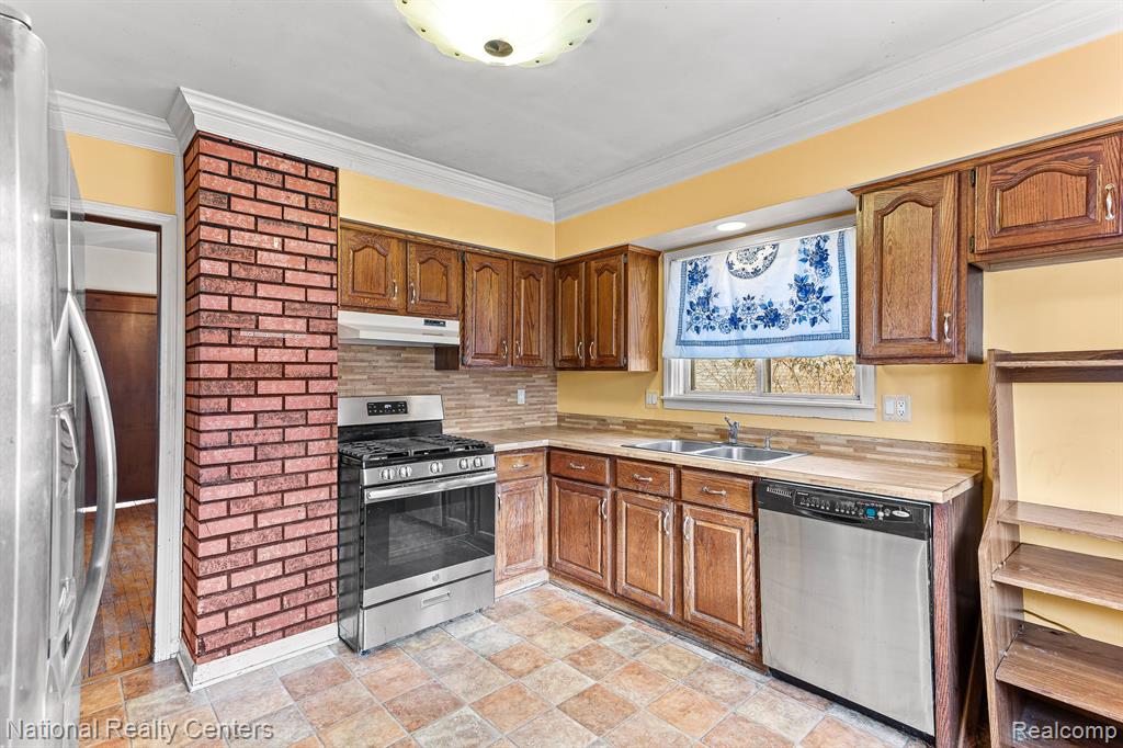 426 E KENILWORTH Avenue, Royal Oak, MI 48067 — Photo 10