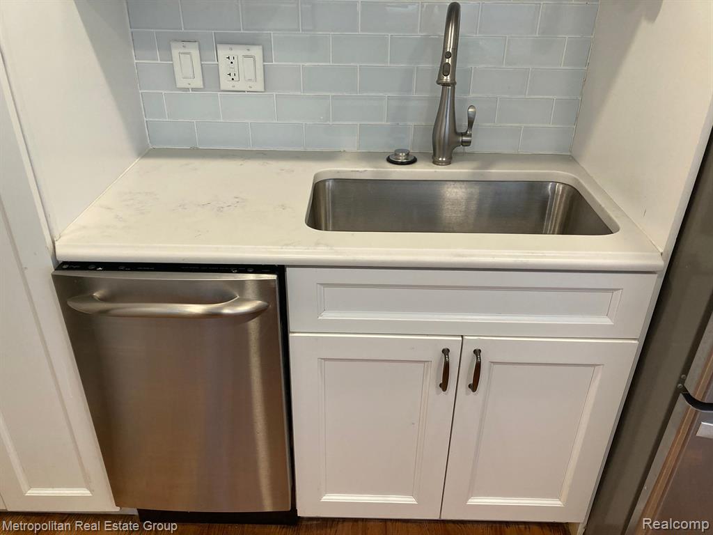 2900 E JEFFERSON Avenue, A-701, Detroit, MI 48207 — Photo 13