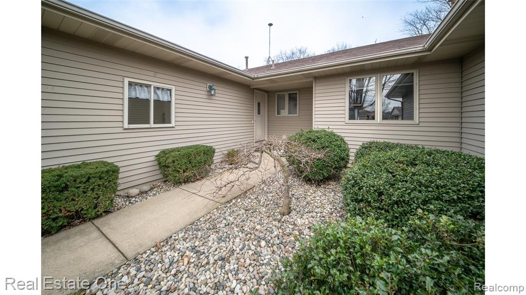 981 Amber View Drive SW, Byron Center, MI 49315 — Photo 2