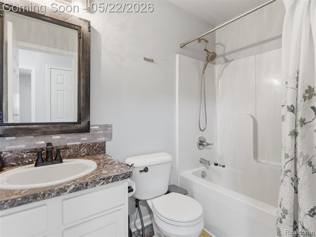 3145 Dahlia Drive, Burton, MI 48519 — Photo 32