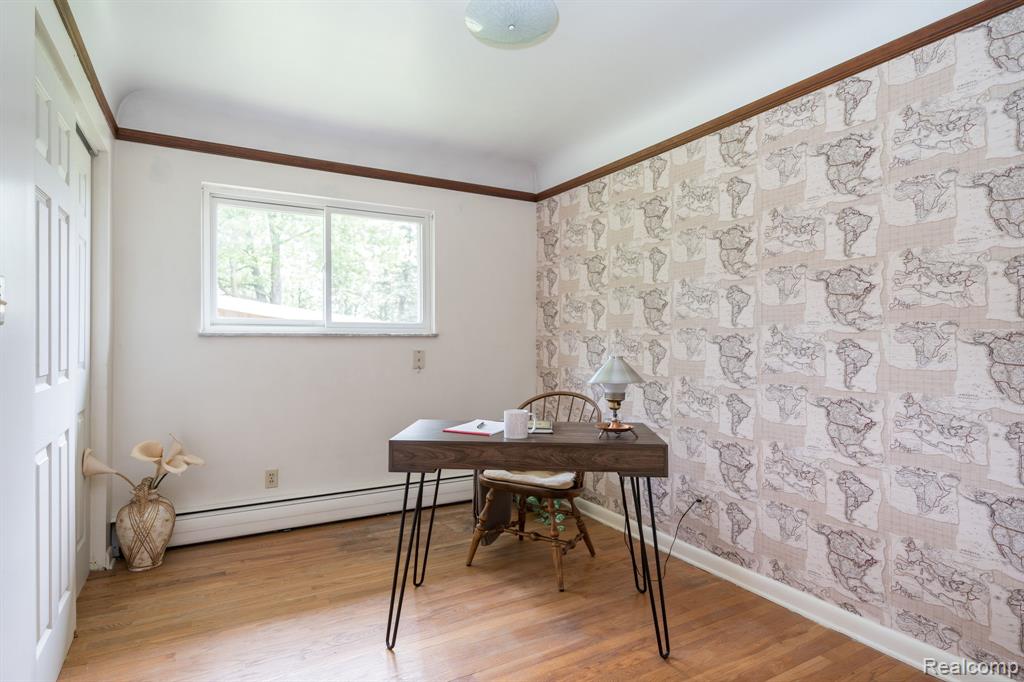 5871 Brewster Road, Rochester Hills, MI 48306 — Photo 31