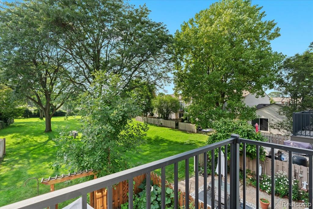 24243 Bashian Drive, Novi, MI — Photo 20
