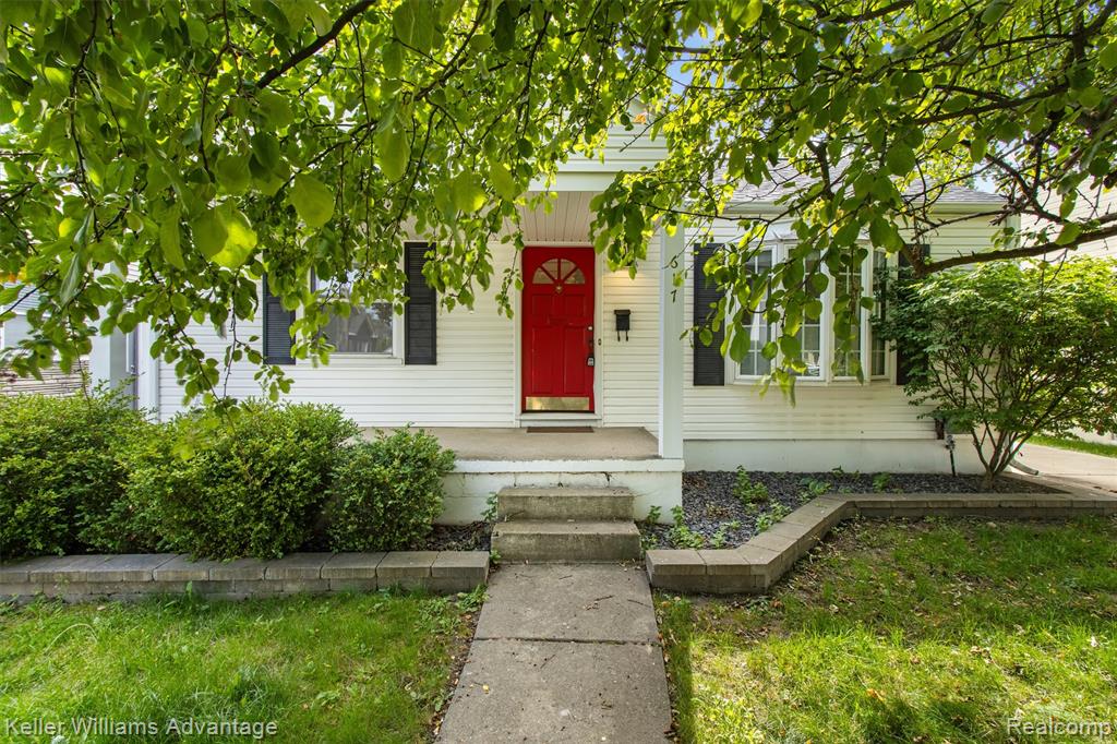 617 S Edgeworth Avenue, Royal Oak, MI 48067 — Photo 2