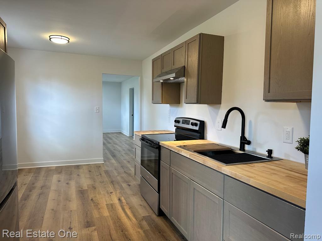 5481 Belsay Road, Grand Blanc, MI 48439 — Photo 8