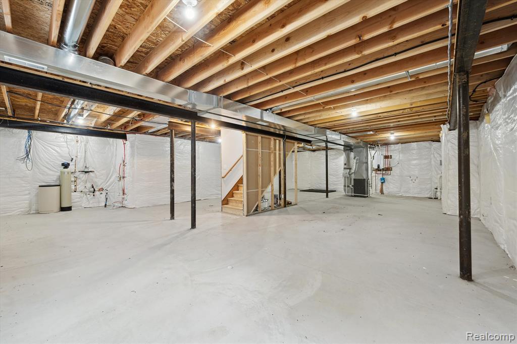 595 BRIGHTON LAKE RD, Brighton, MI 48116 — Photo 38