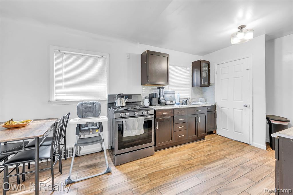 5461 JONATHON Street, Dearborn, MI 48126 — Photo 9