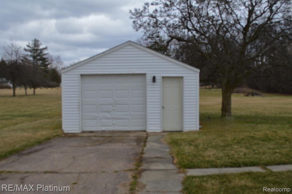 6119 TORREY Road, Flint, MI 48507 — Photo 12