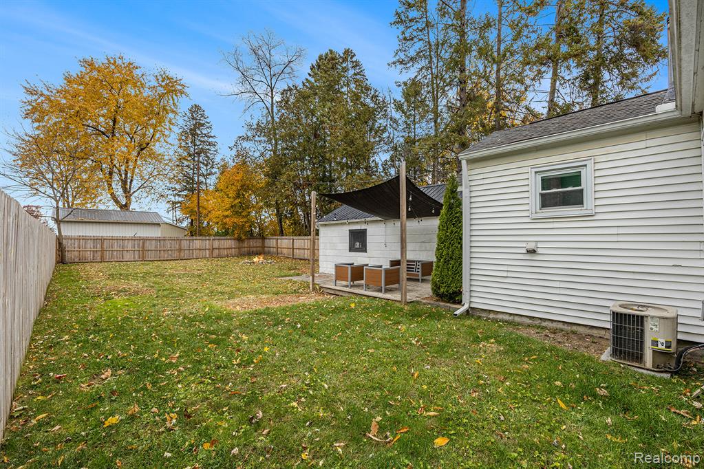 270 Pine Street, Imlay City, MI 48444 — Photo 17