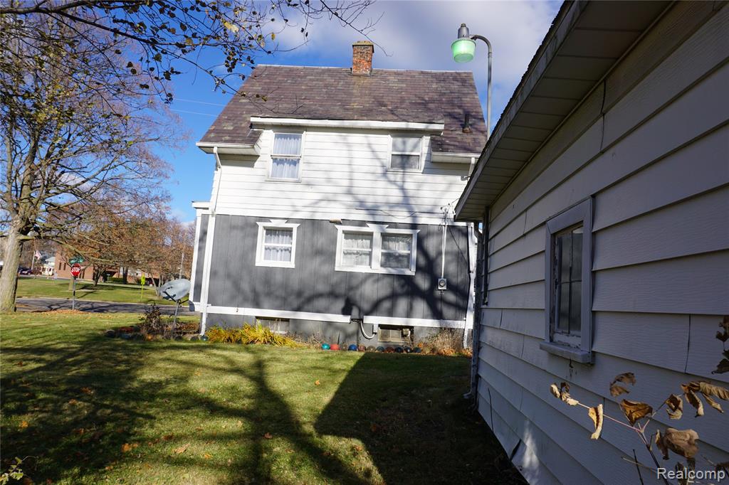 971 N Chevrolet Avenue, Flint, MI 48504 — Photo 5