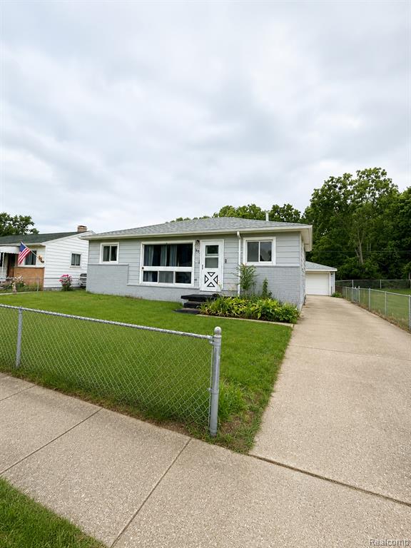 70 Devonshire Street, Ypsilanti, MI 48198