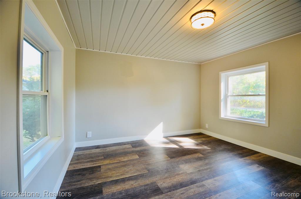 7565 Old Pond Drive, Clarkston, MI 48348 — Photo 15