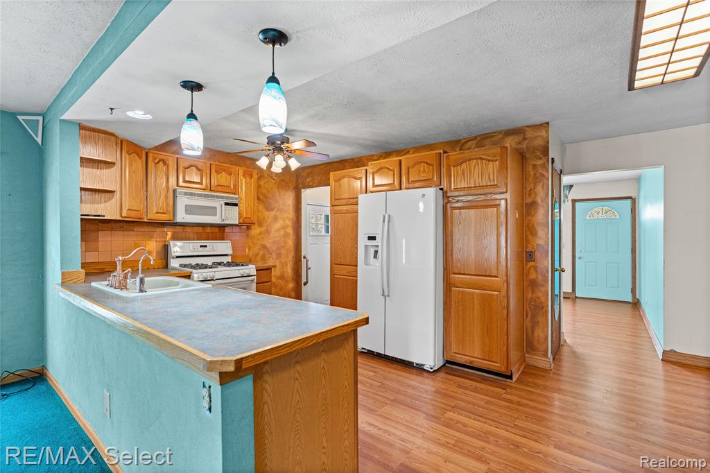 1412 Kettering Street, Burton, MI 48509 — Photo 8