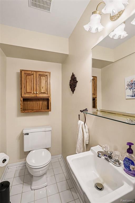 7083 Fairgrove Drive, Swartz Creek, MI 48473 — Photo 13