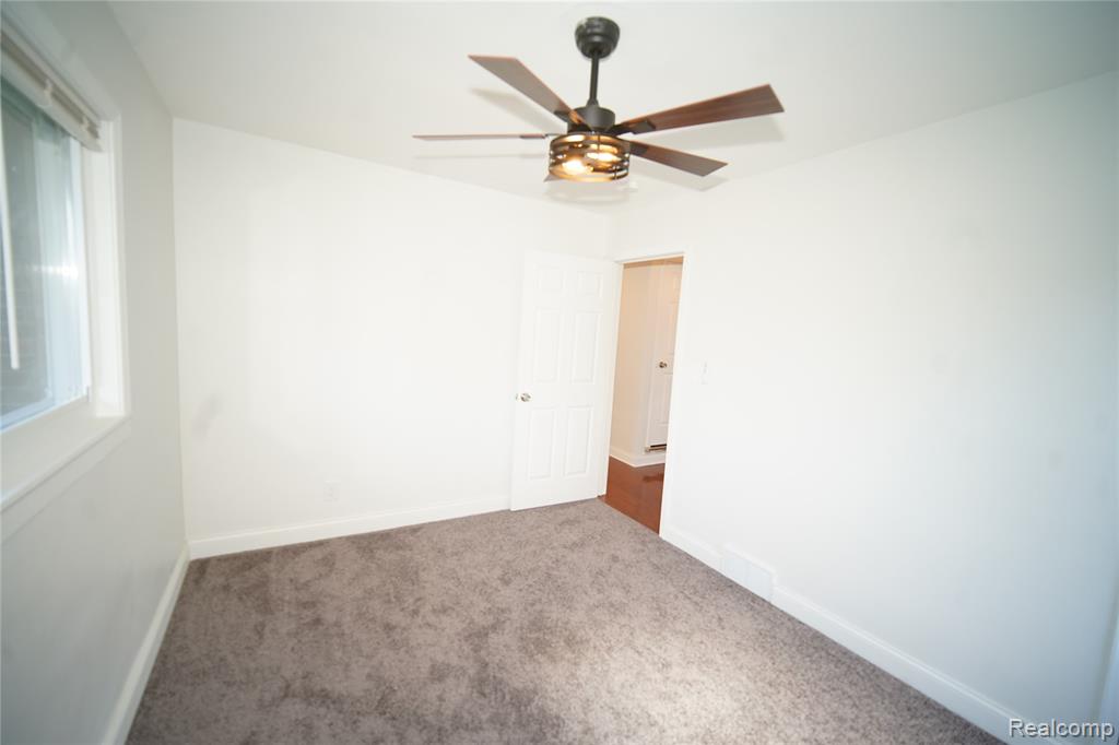 16047 W Chicago Street, Detroit, MI 48228 — Photo 11