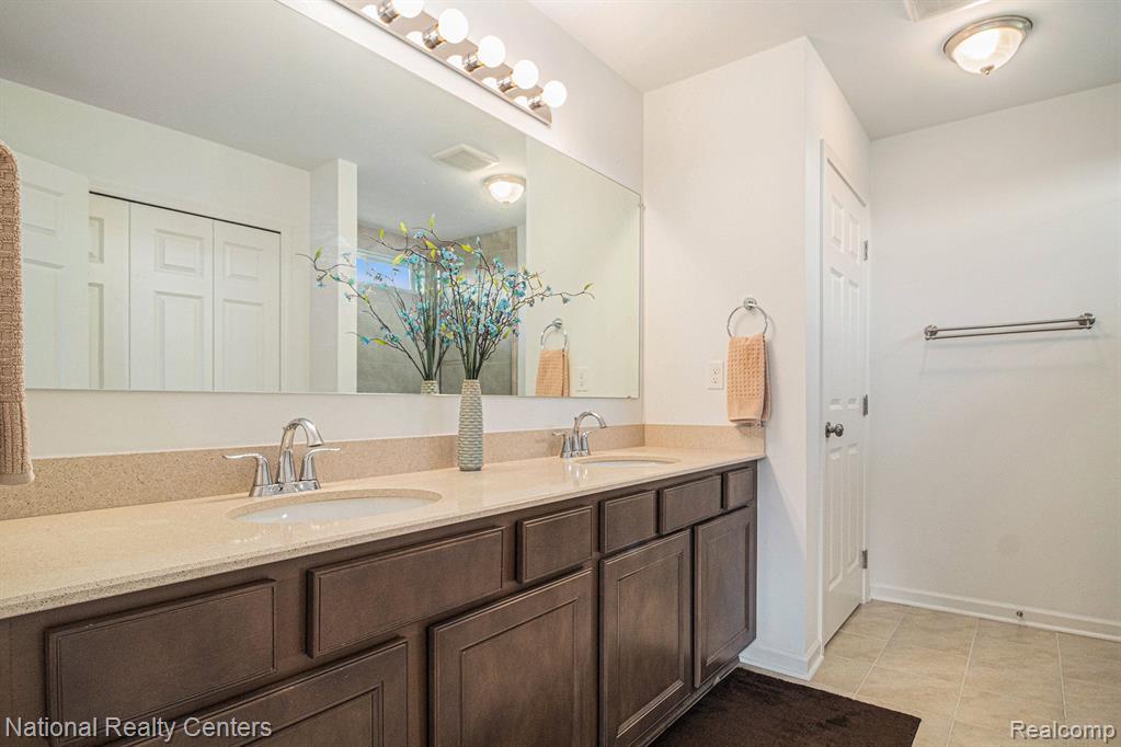 50665 BAILEYS LANDING, Canton, MI 48187 — Photo 15
