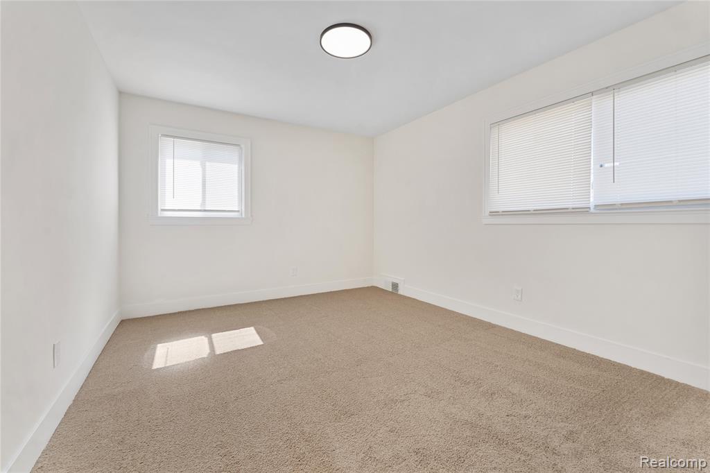 21930 Marlow Street, Oak Park, MI 48237 — Photo 17