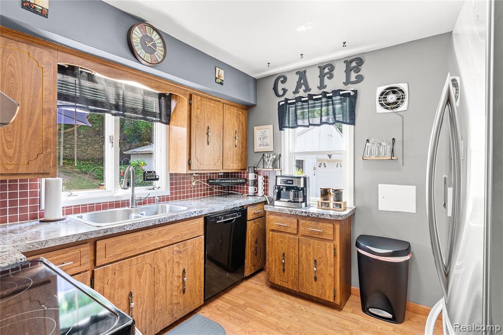 4602 Milton Drive, Flint, MI 48507 — Photo 15