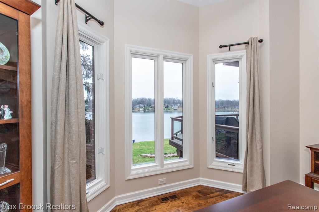 7080 Colony Drive, West Bloomfield, MI 48323 — Photo 11