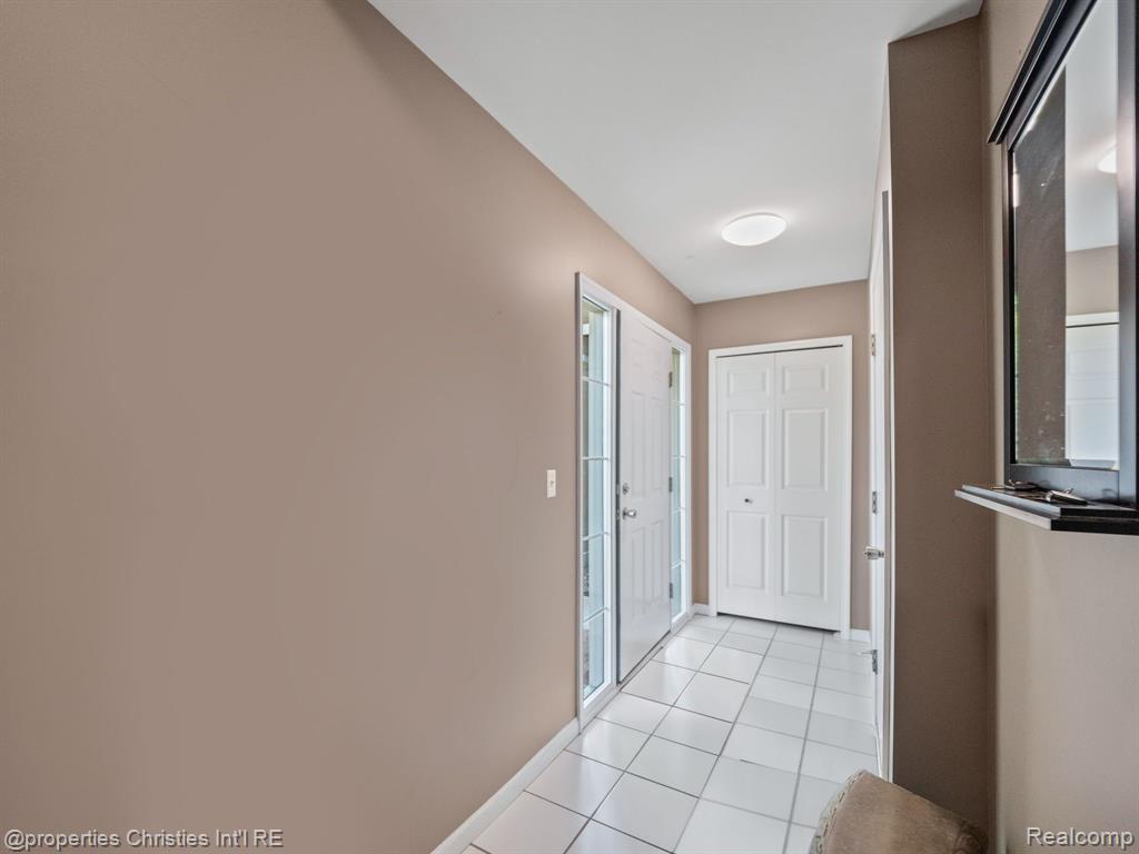 8201 CHESAPEAKE Circle, Walled Lake, MI 48390 — Photo 2