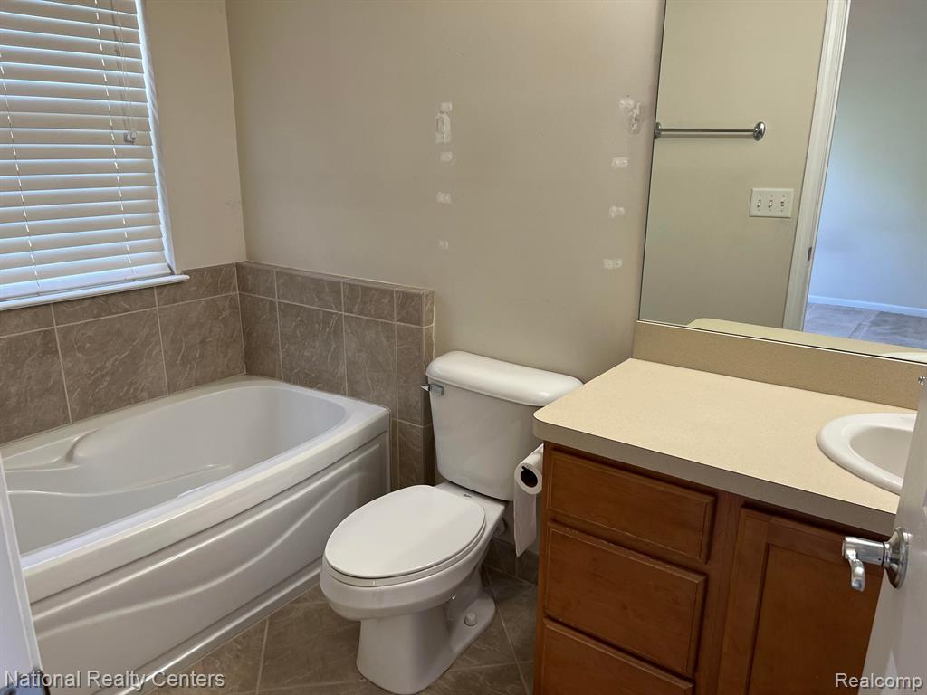 41876 YEATS Drive, Novi, MI — Photo 19