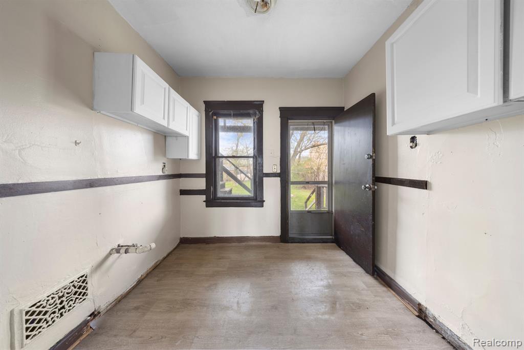 7334 WILDEMERE Street, Detroit, MI 48206 — Photo 34