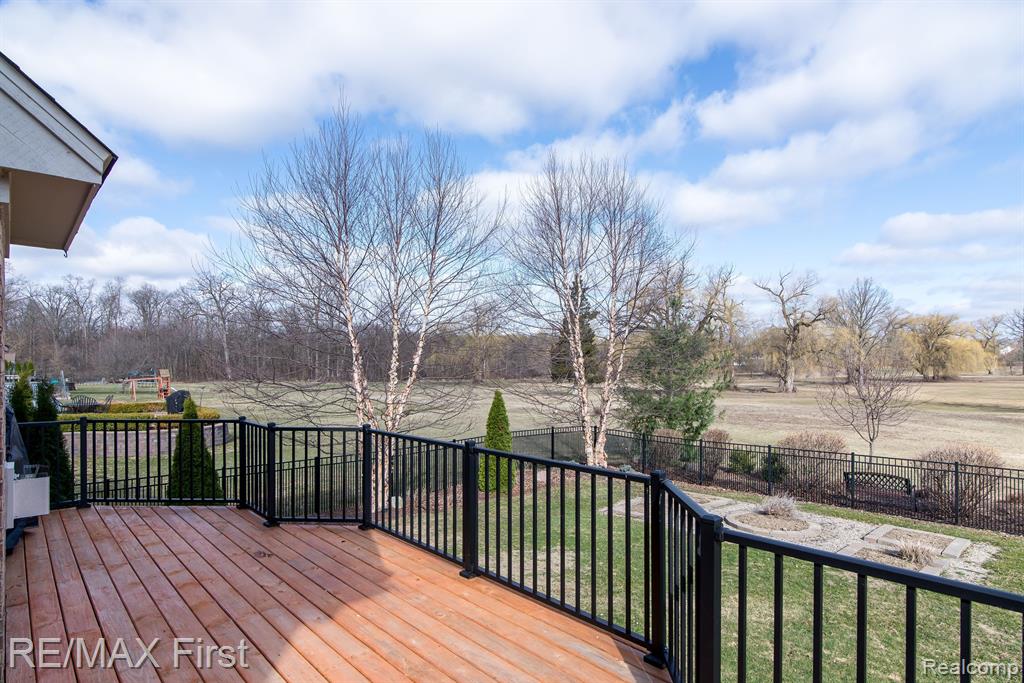 8598 GOLF LANE Drive, Commerce Twp, MI 48382 — Photo 4