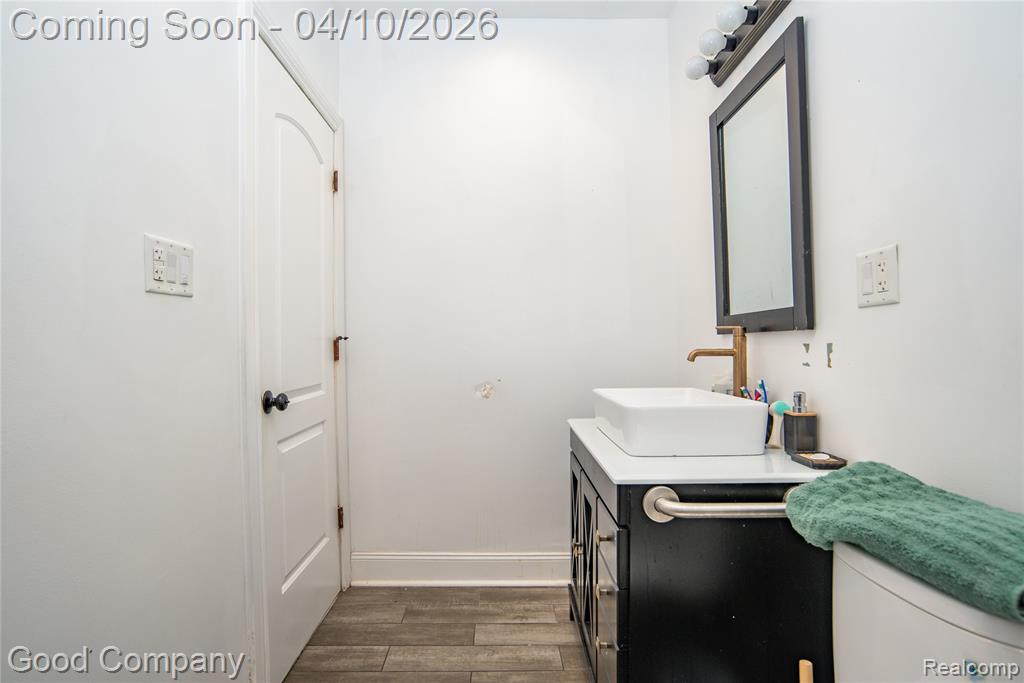30 Lawrence Street, Detroit, MI 48202 — Photo 25