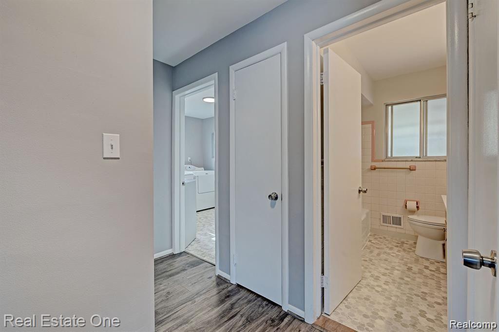 45752 JEFFERSON Avenue, Chesterfield, MI 48047 — Photo 18