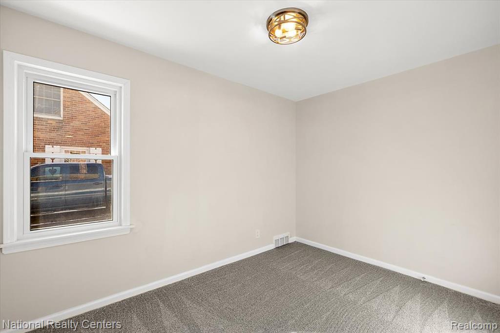 1938 Beverly Street, Keego Harbor, MI 48320 — Photo 24