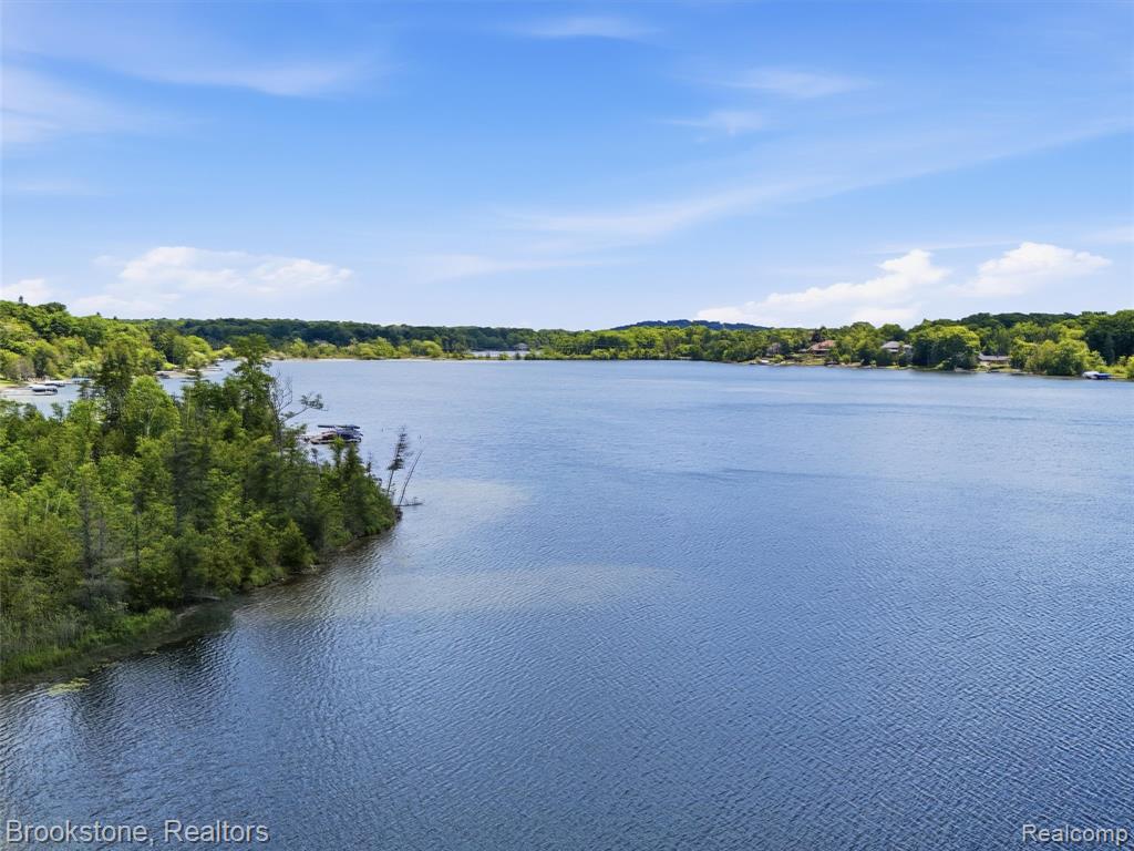 7450 Deerhill Drive, Clarkston, MI — Photo 55