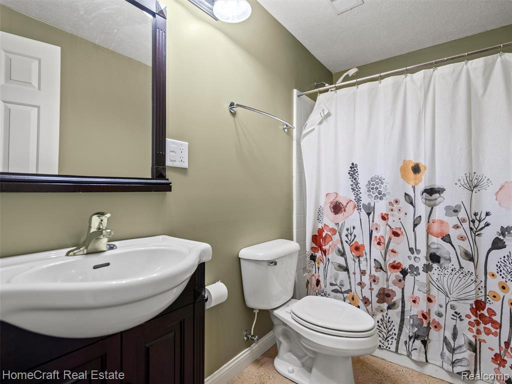 108 Densel Court, Jackson, MI 49201 — Photo 40