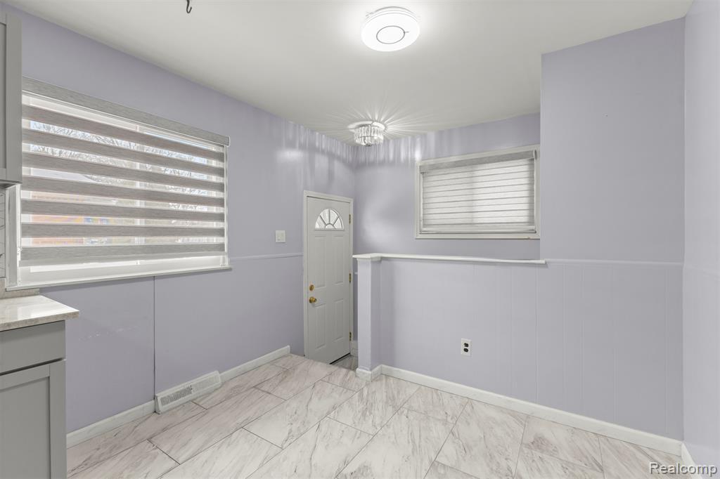 6446 Centralia Street, Dearborn Heights, MI 48127 — Photo 13