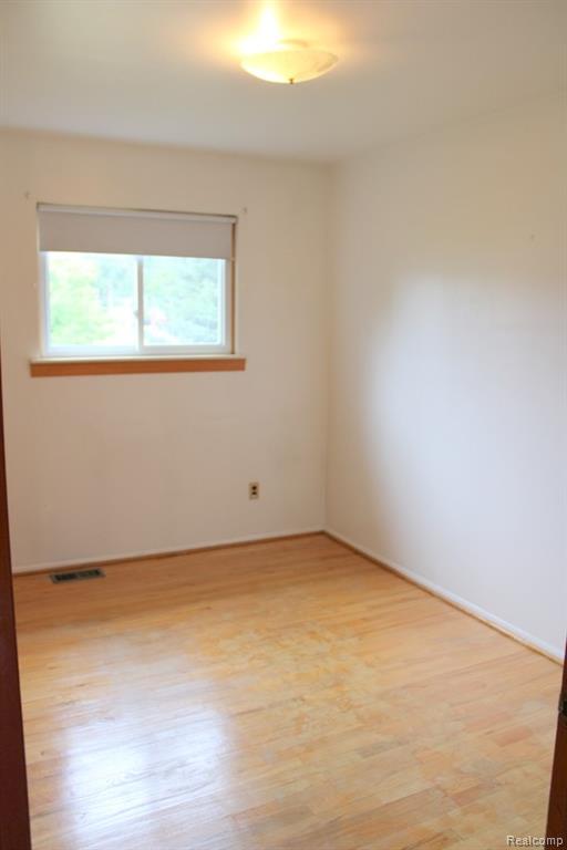 907 Farnham Avenue, Lincoln Park, MI 48146 — Photo 34