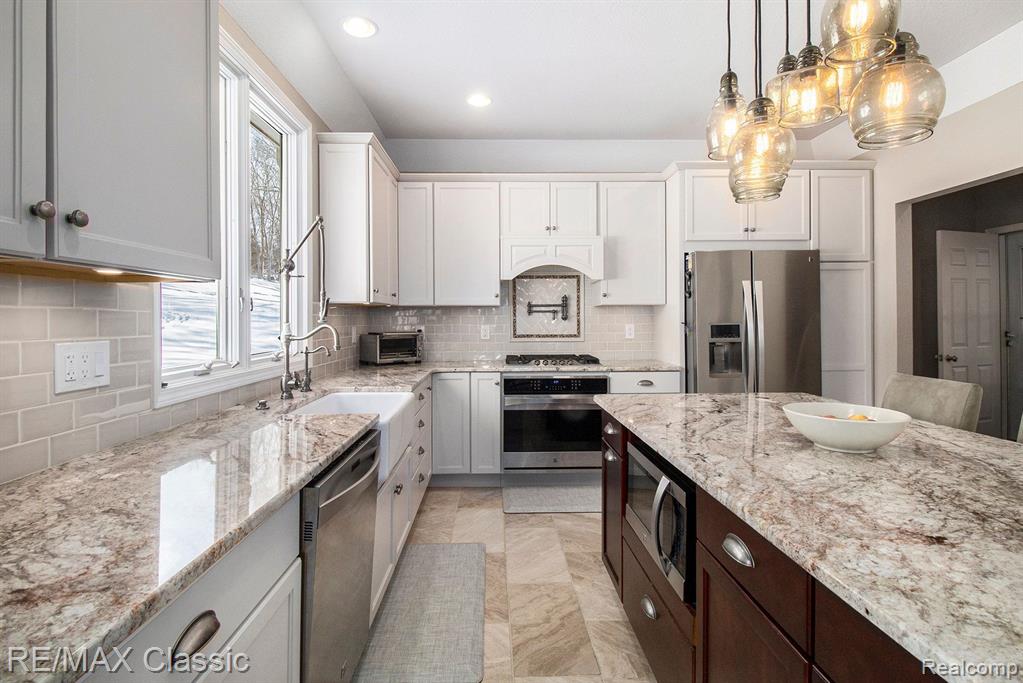 1073 WINDING WAY Court, Milford, MI 48381 — Photo 14