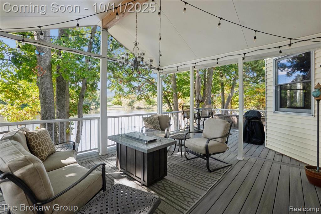10216 Mill Pointe Drive, Goodrich Vlg, MI — Photo 6