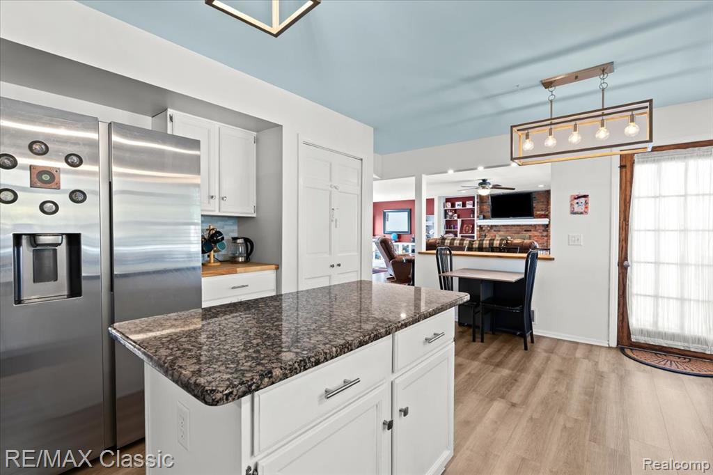 4815 Ravinewood Drive, Commerce Twp, MI 48382 — Photo 21