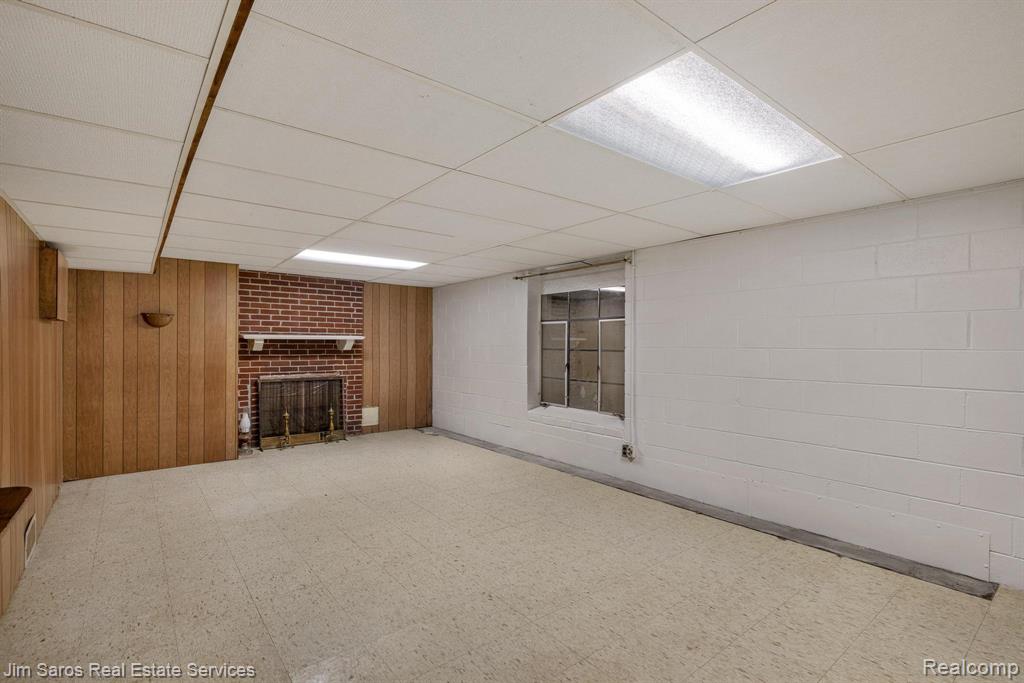 1210 Fairholme Road, Grosse Pointe Woods, MI 48236 — Photo 20