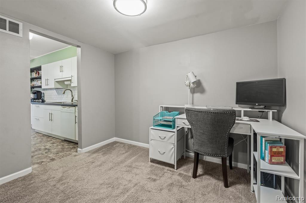 21392 E Glen Haven Circle, Novi, MI 48167 — Photo 9