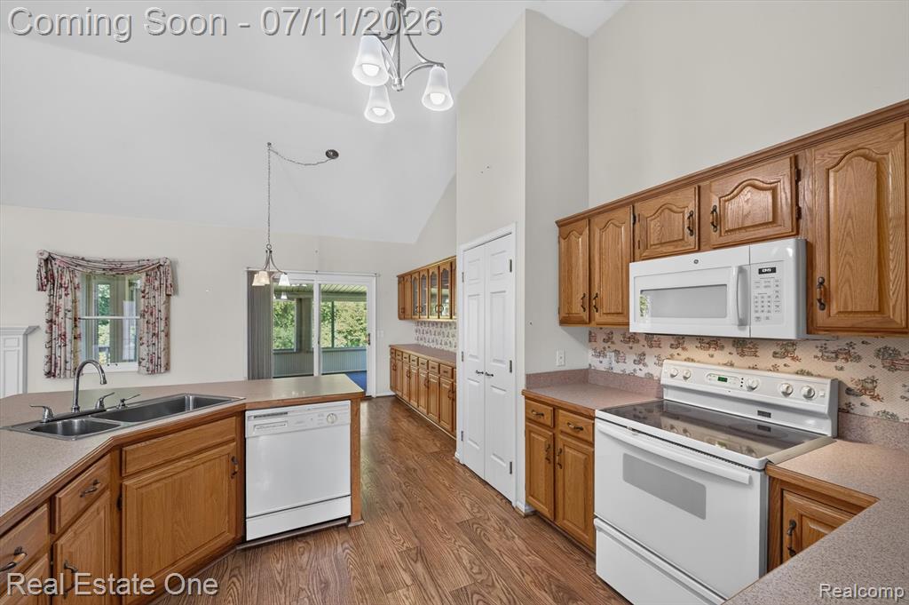 5128 Queensway, Howell, MI 48843 — Photo 17