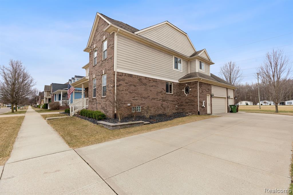 49751 GOLDEN PARK Drive, Shelby Twp, MI 48315 — Photo 42