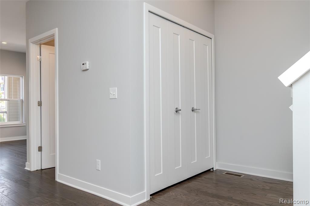 25558 Grandview Lane, 38, Novi, MI — Photo 25