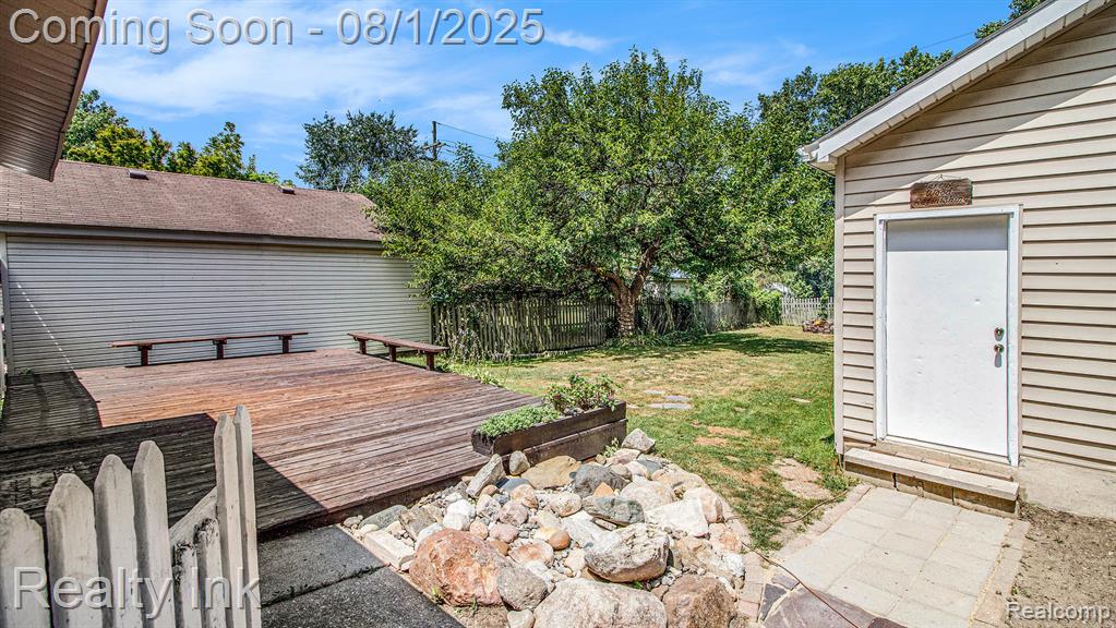 9820 BYROMAR Lane, Grosse Ile, MI 48138 — Photo 14