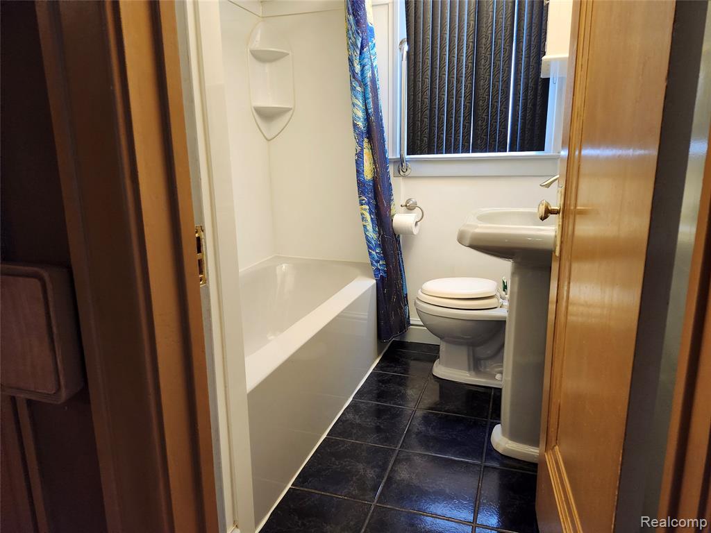 6504 Grandmont Avenue, Detroit, MI 48228 — Photo 22