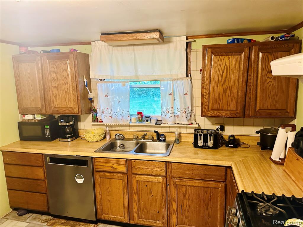 18575 Williamsville Road, Gregory, MI 48137 — Photo 13