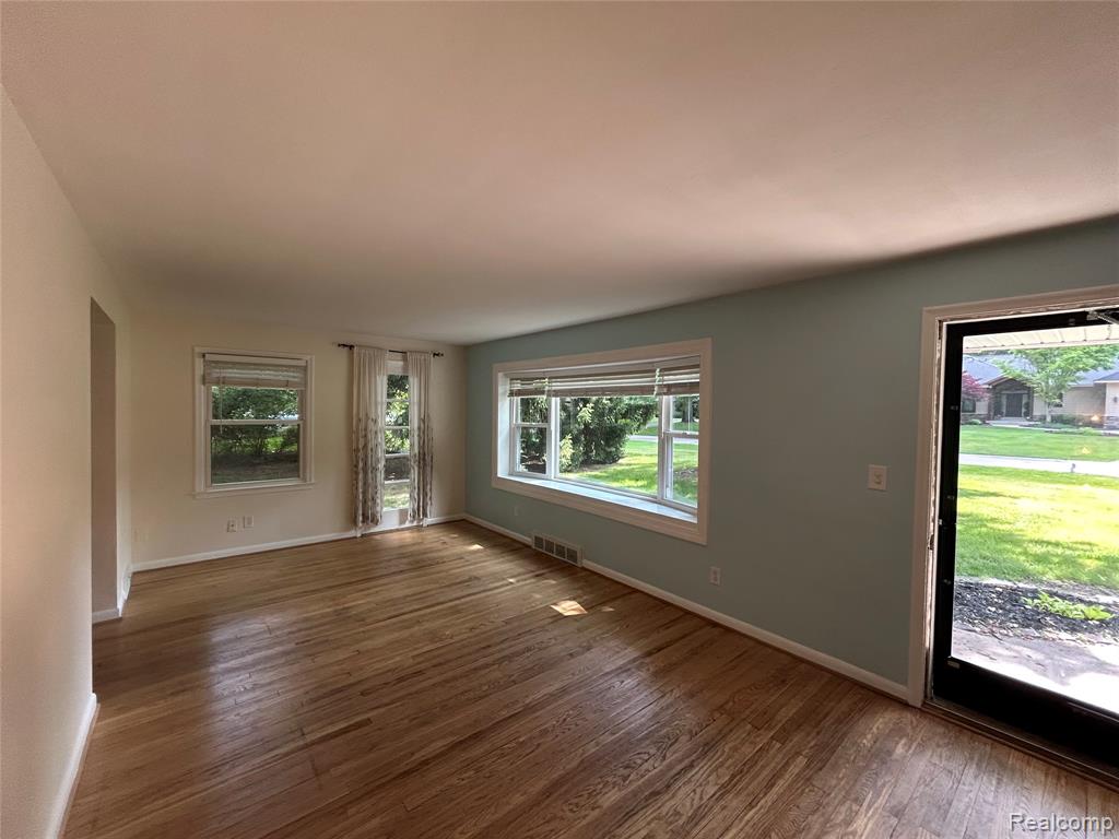 3364 Elder Road, West Bloomfield, MI 48324 — Photo 2