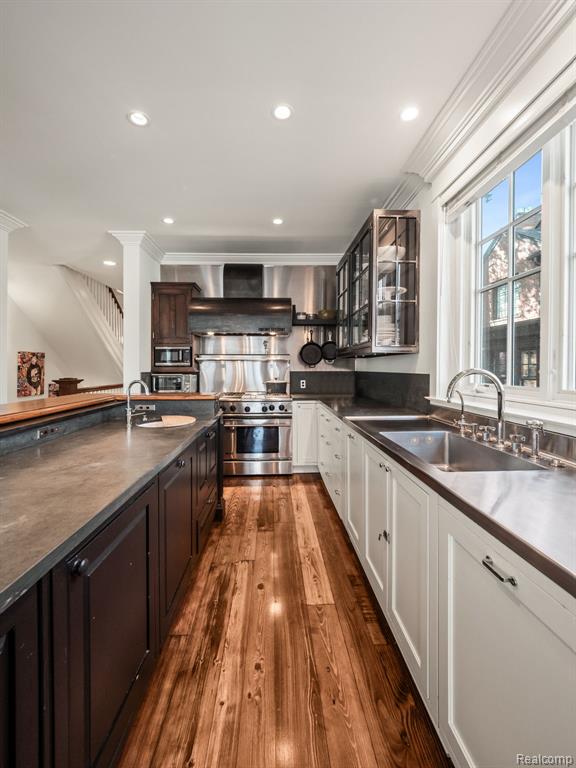 945 Henrietta Street, Birmingham, MI 48009 — Photo 14