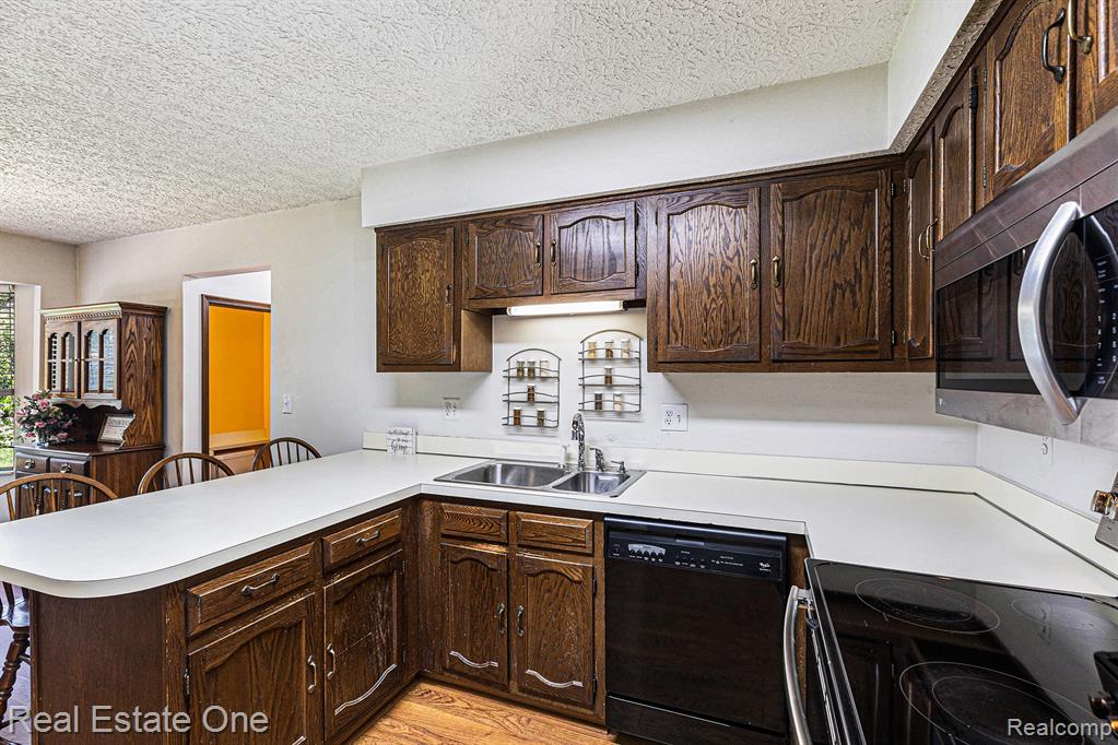 4336 Reilly Drive, Troy, MI 48085 — Photo 9
