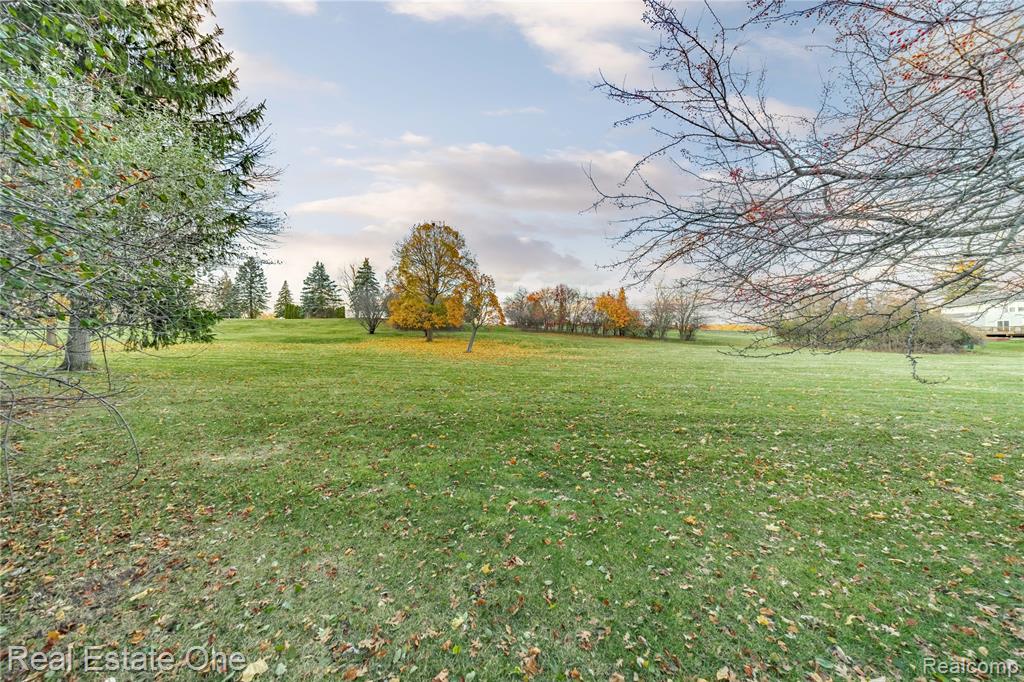 5426 N Piccadilly, West Bloomfield, MI — Photo 60