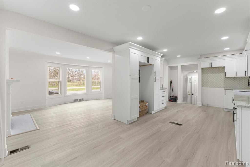 529 N MILITARY Street, Dearborn, MI 48124 — Photo 9