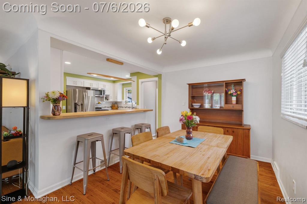 977 ROSLYN Road, Grosse Pointe Woods, MI 48236 — Photo 8